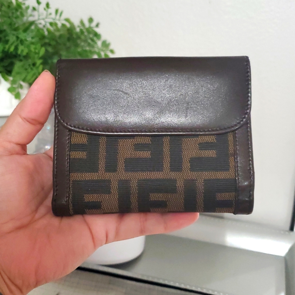 Fendi Zucca Compact Wallet Tobacco Unisex - Picture 16 of 16